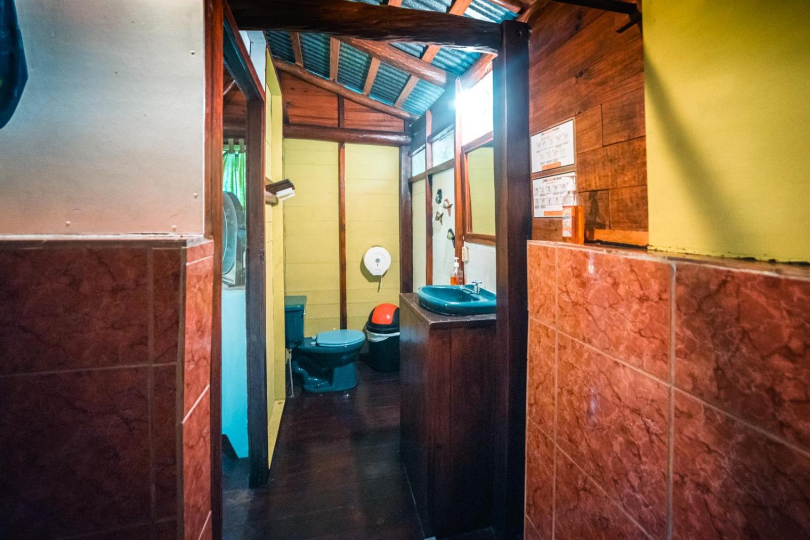 Hotel Casa Perico Rio Dulce Town Zewnętrze zdjęcie