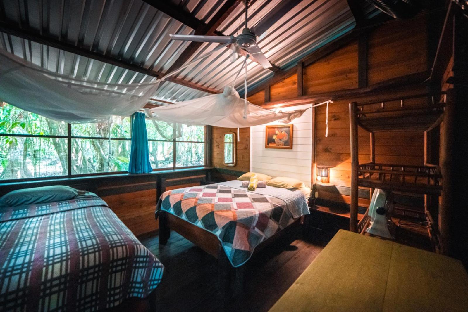 Hotel Casa Perico Rio Dulce Town Zewnętrze zdjęcie